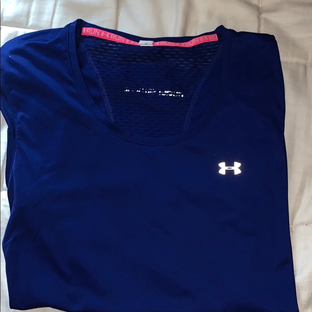 dark blue under armor shirt